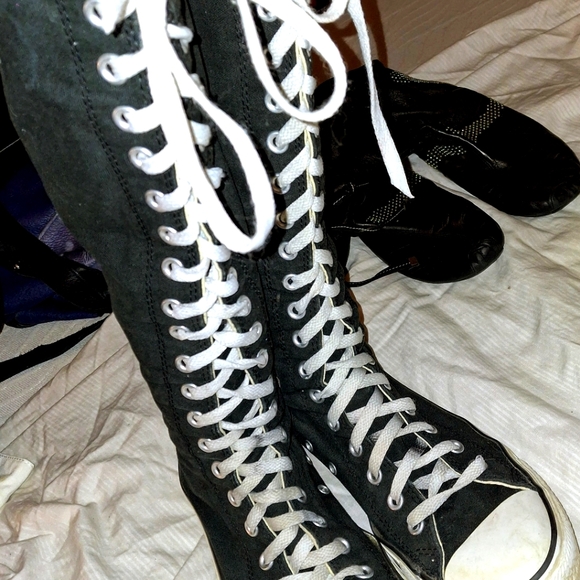 CONVERSE KNEEHIGH TENNIS SHOES!! LOVE THESE! - Picture 2 of 8